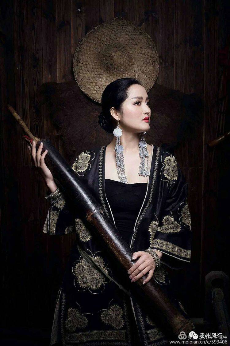 第三届中国书画春节联欢晚会文化传播大使一一杨祖桃