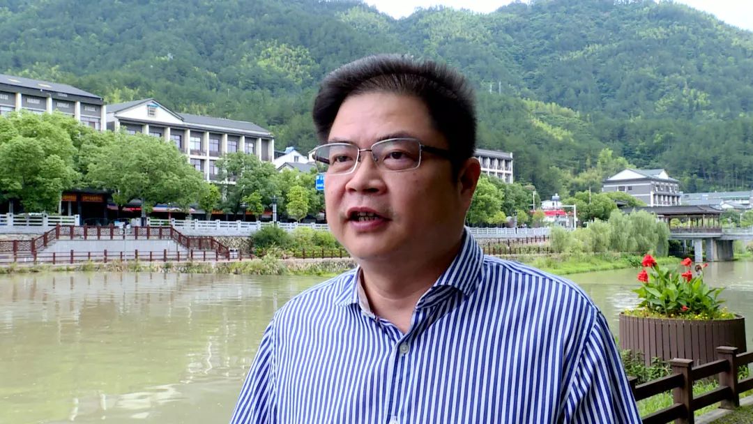 县住房和城乡建设局党组书记,局长 童小平:动员会后,我们积极谋划建设