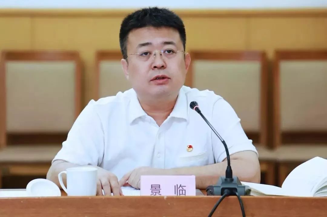 共青团中央宣传部部长景临主持了节目总结会,他透露,围绕庆祝新中国