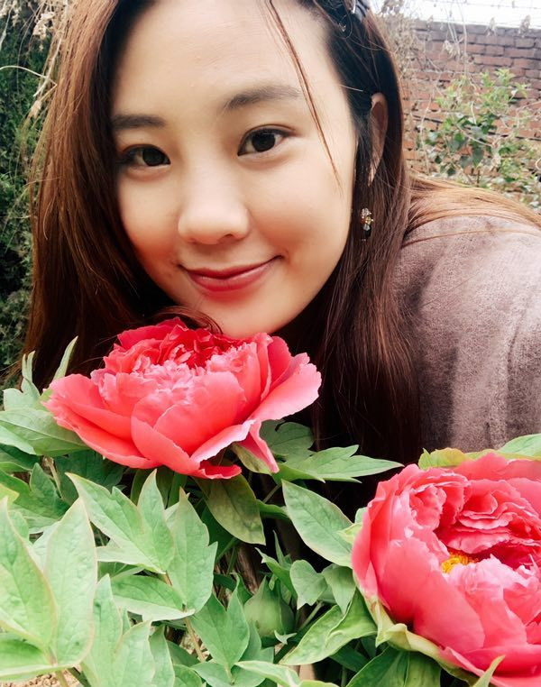 台球小花刘莎莎打卡,已成九球绝对主力,如今越长越漂亮