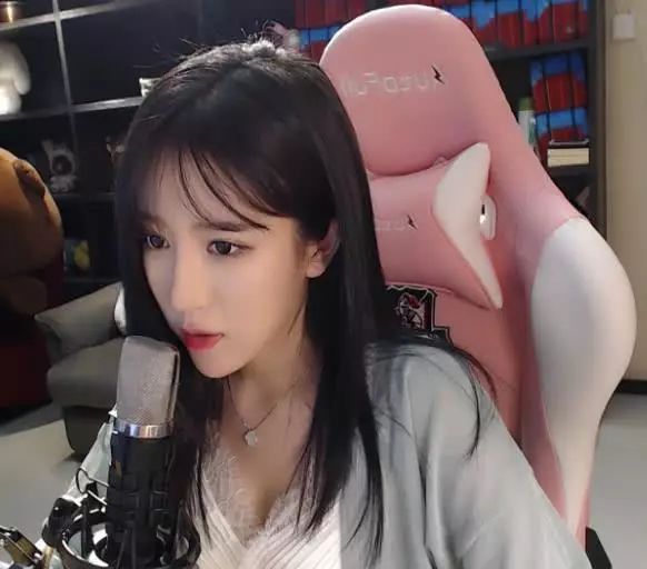 斗鱼一姐退出直播圈说出原因后粉丝泪目看来真的无法挽回