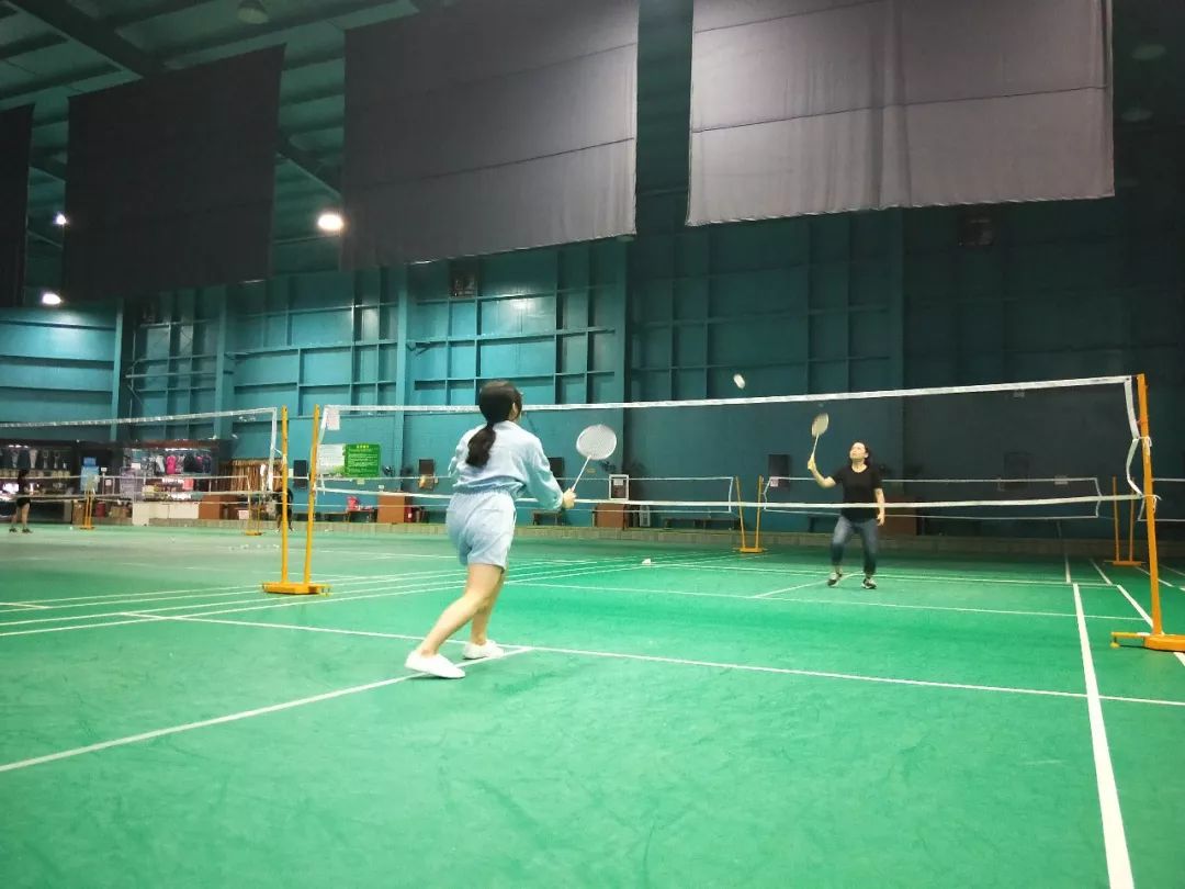 乐享工作羽动健康美联物业羽毛球社团活动报道