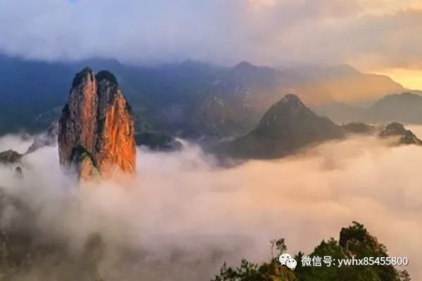 形态万变"雁荡冠天下,灵岩尤绝奇""东海庐山"南炮台山仙叠岩巨石摩天