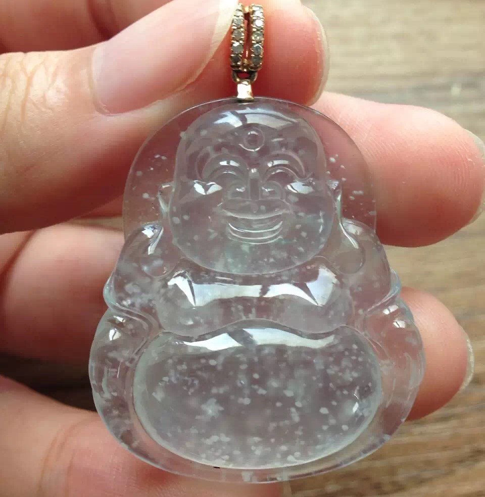 玉石爱好者们追捧的木那雪花棉翡翠究竟是怎样的