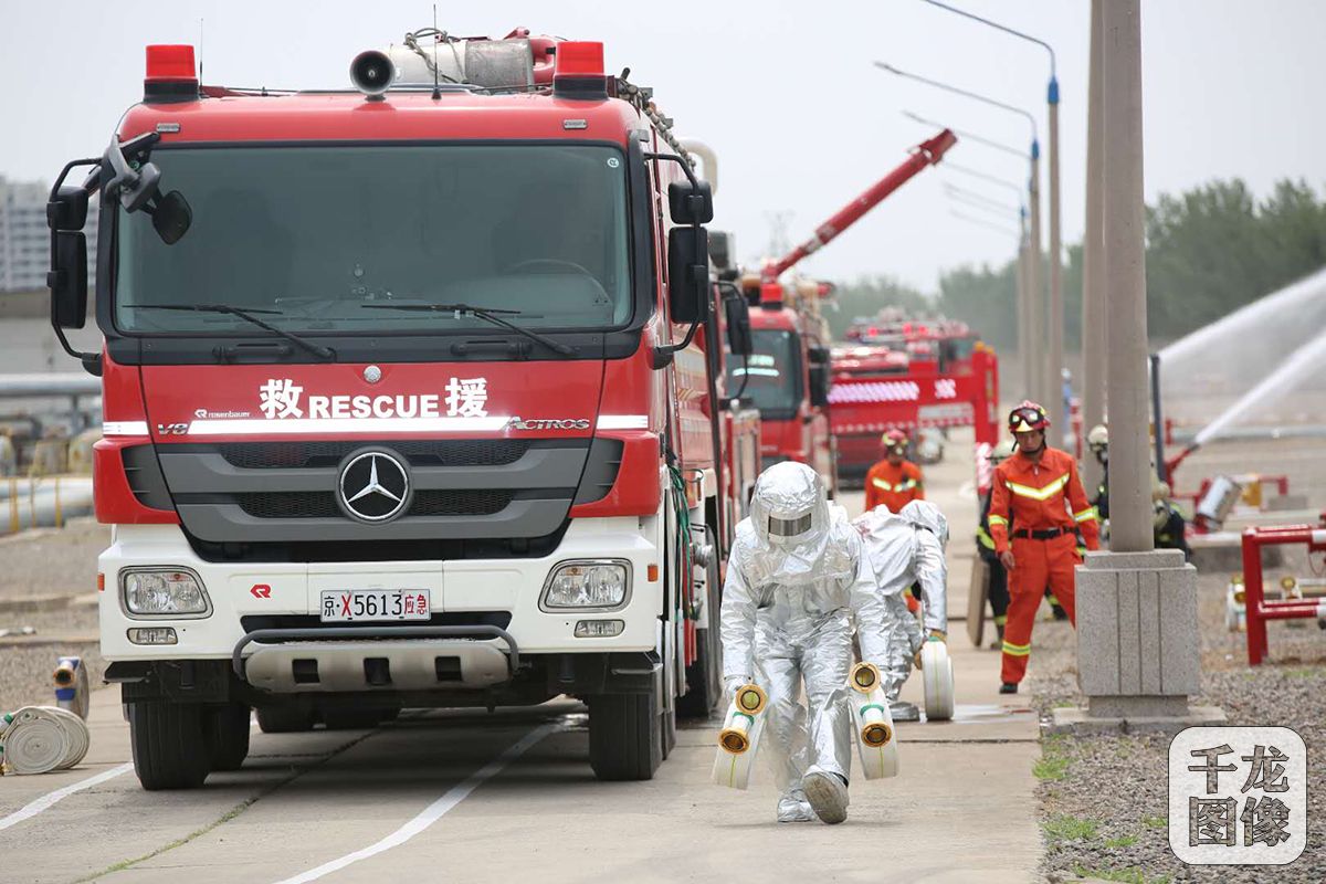 北京消防总队供图 千龙网发返回搜狐,查看更多