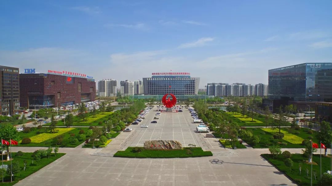 本项目暂定合作期20年,建设期15年,其中中心区建设期3年,东部生态城