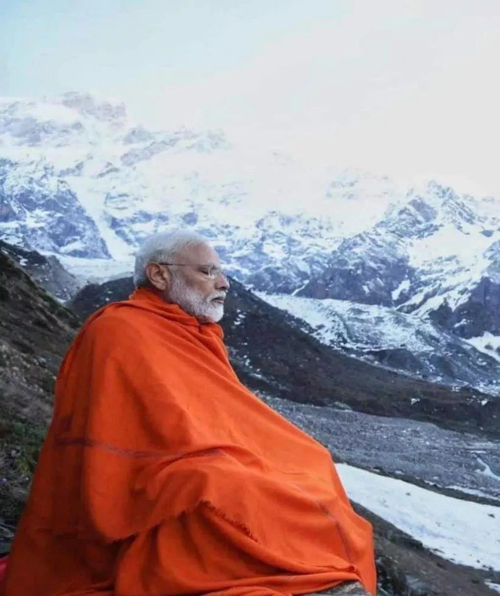 人与自然的和谐,其体现了身心的统一,思想和行动,瑜伽是印度古老传统