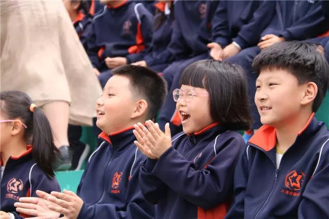 灌溉绿茵梦想追逐驰聘赛场大连明星小学校长杯足球赛