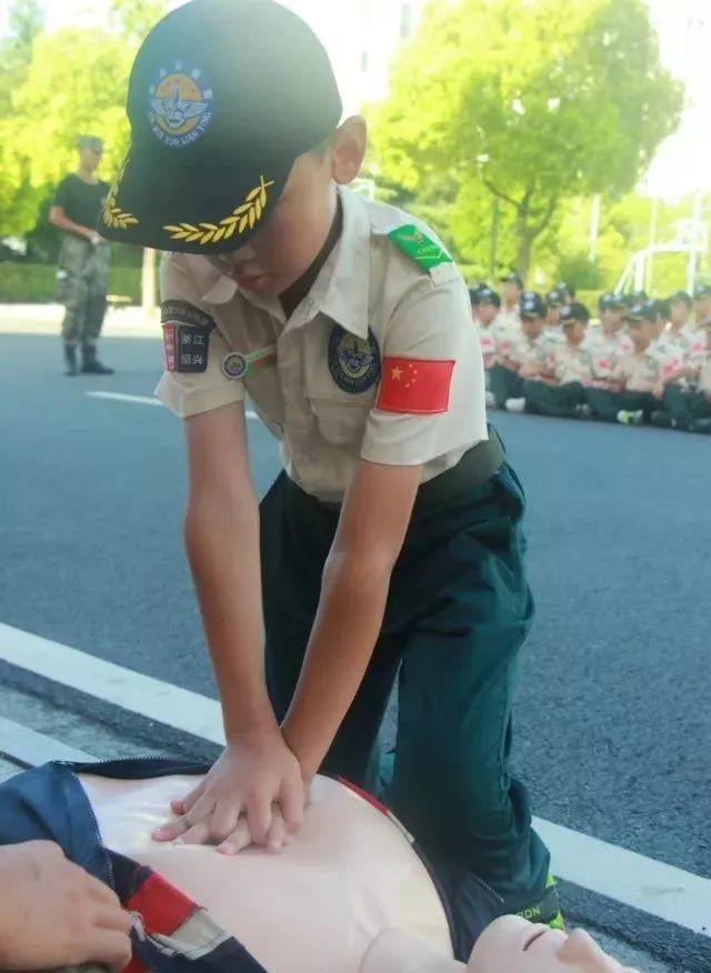 全程光脚夏令营图片