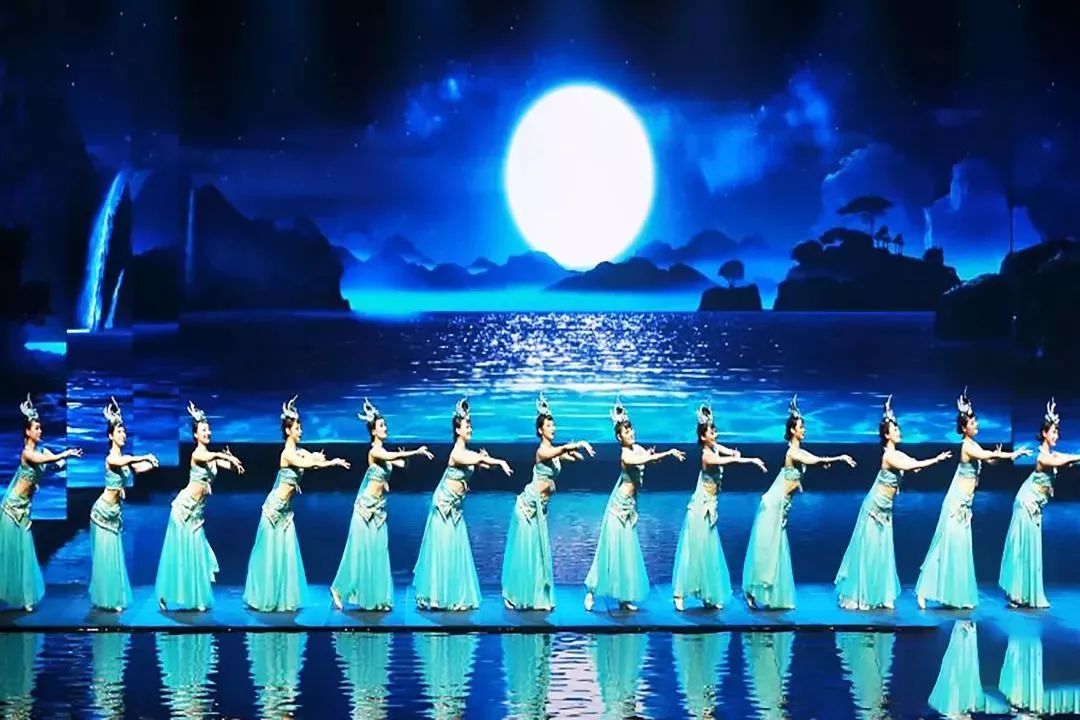 67月畅游山水精华双飞四日游2690元三星船游大漓江含双表演的精品团含