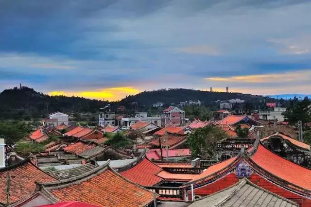 剪瓷雕闽南地区传统建筑工艺屋顶上的装饰艺术