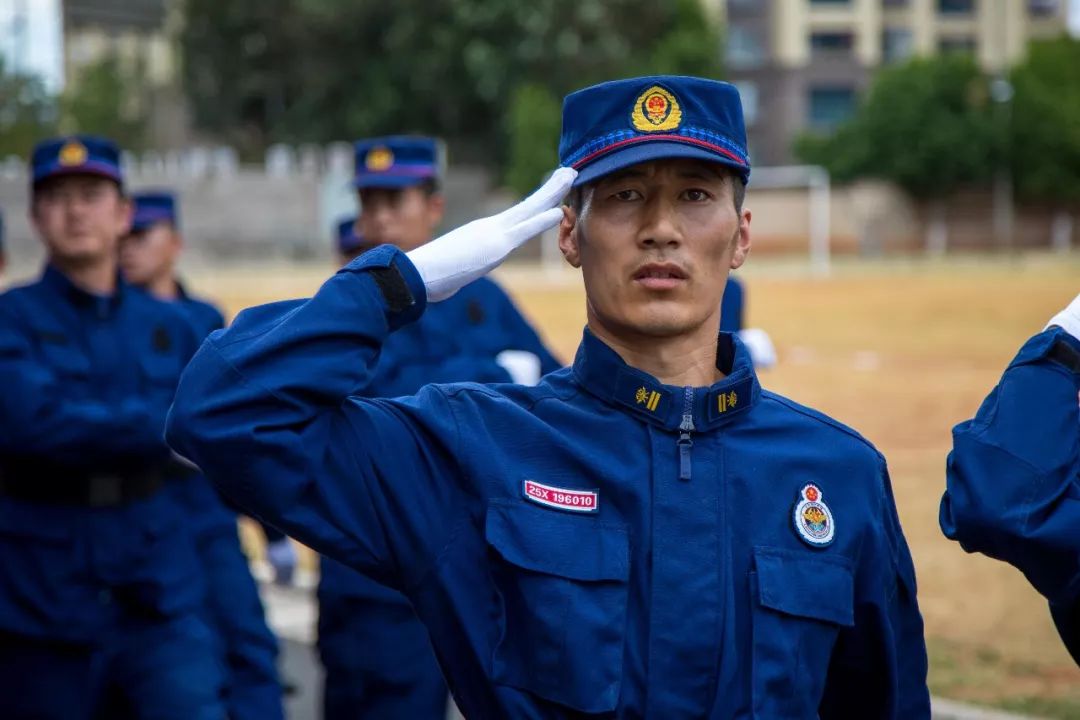 盛夏"点兵"| 楚雄州隆重举行2019年度新招录政府专职消防队员岗前集训
