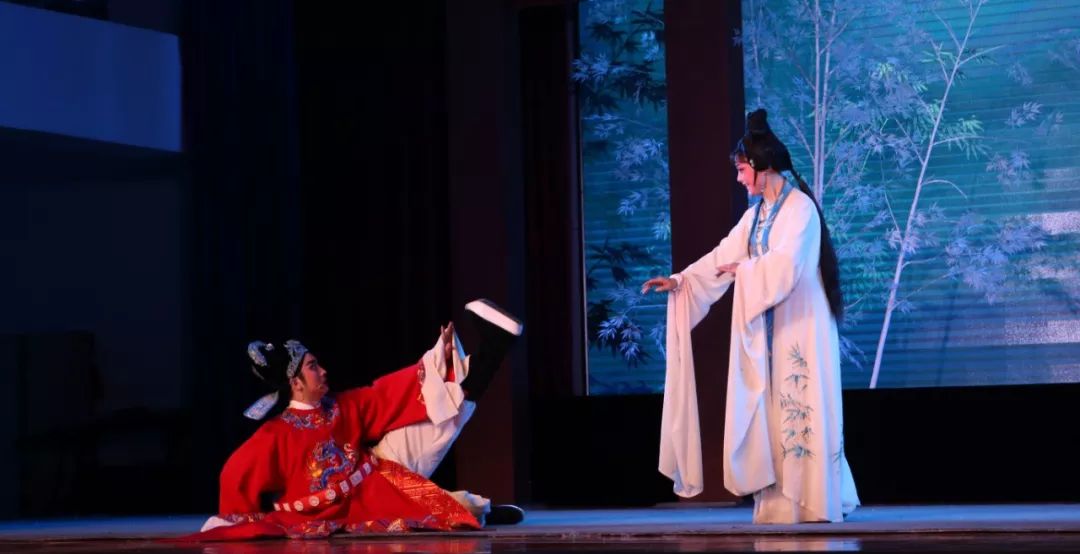 越华如水2019全国高雅艺术进校园越剧专场之文理站
