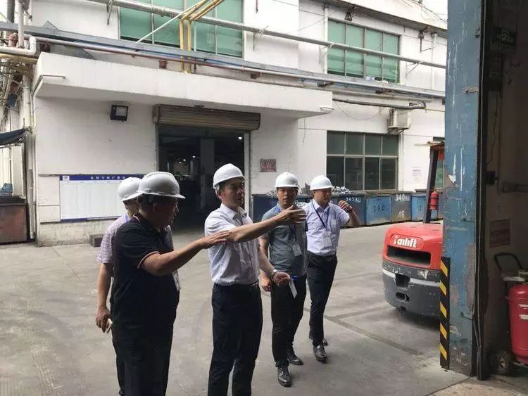 界首镇党委书记张中斌率队赴苏州招商