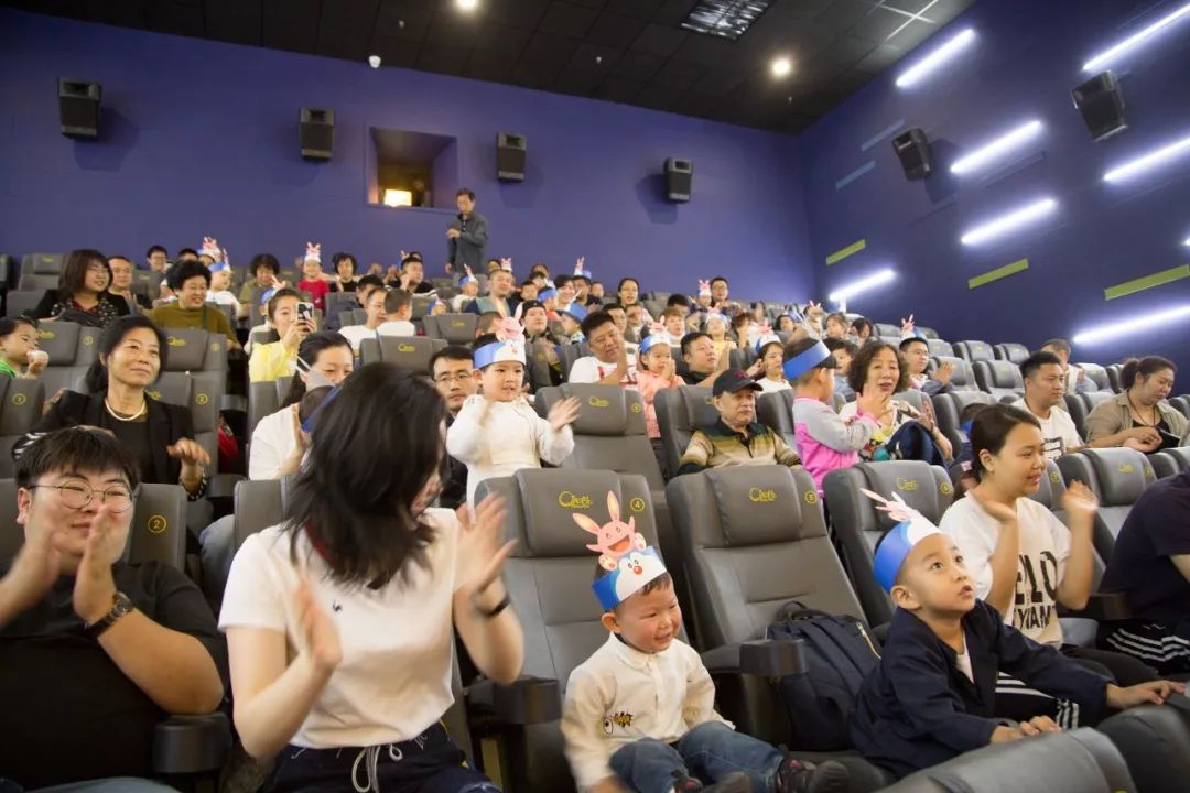 欢乐的观影时光结束了笑中有泪,泪中有思,悲欢交喜也不过是,父母成长