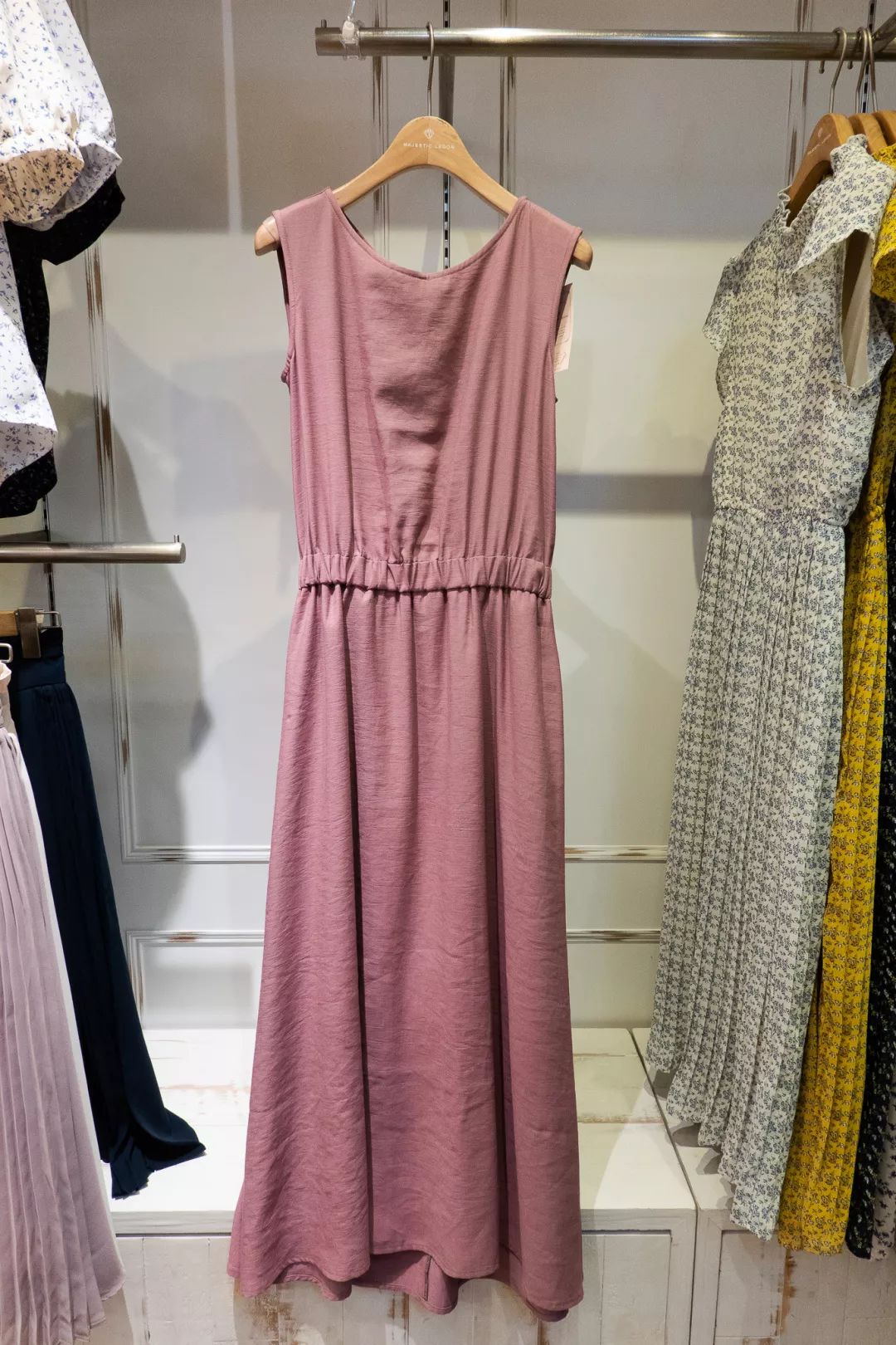 2件享 7折原价hk$768石灰粉色背心连身裙majestic legon一件即可打造