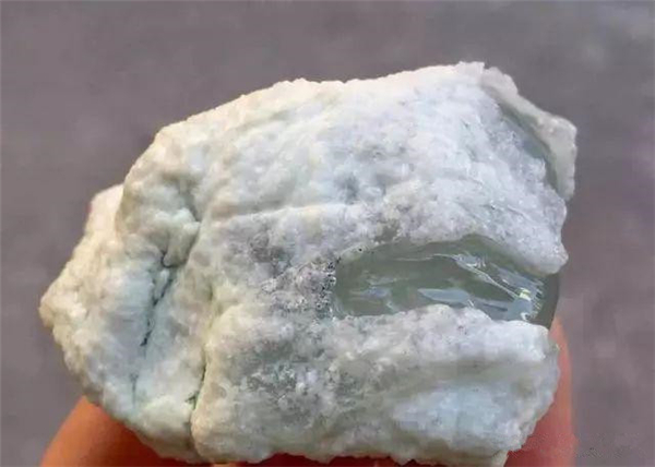 一块莫西沙,一块木那,加工出两款不同饰品,你更喜欢哪个?