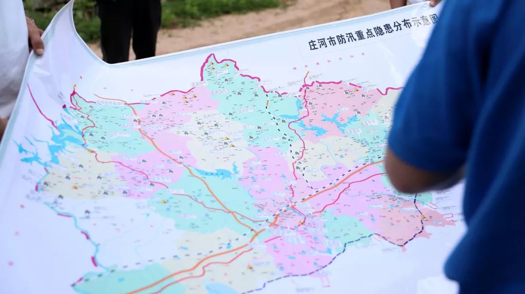 庄河市长谢德洋调研防汛及农村人居环境整治等工作