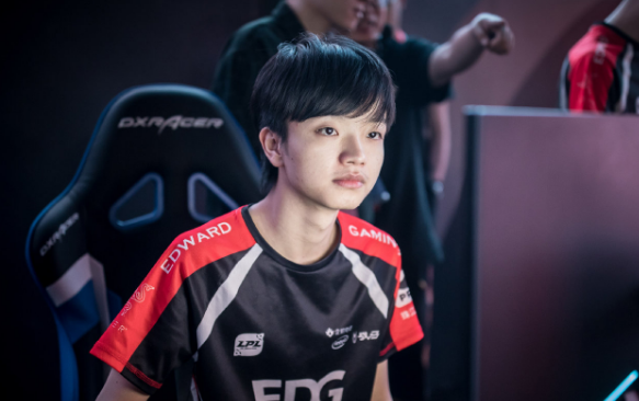 宝蓝重回首发,edg双人路将面临重大挑战_战队