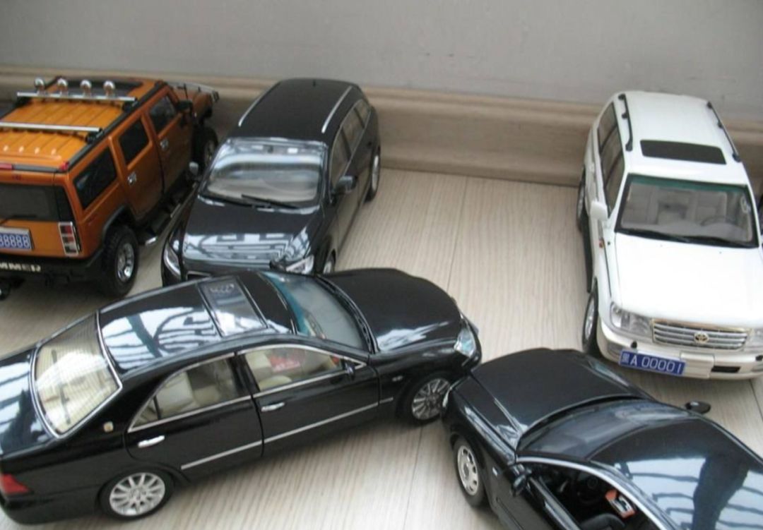 一到下班就火急火燎地开车往家赶,只为了抢占路边的临时停车位,每天都