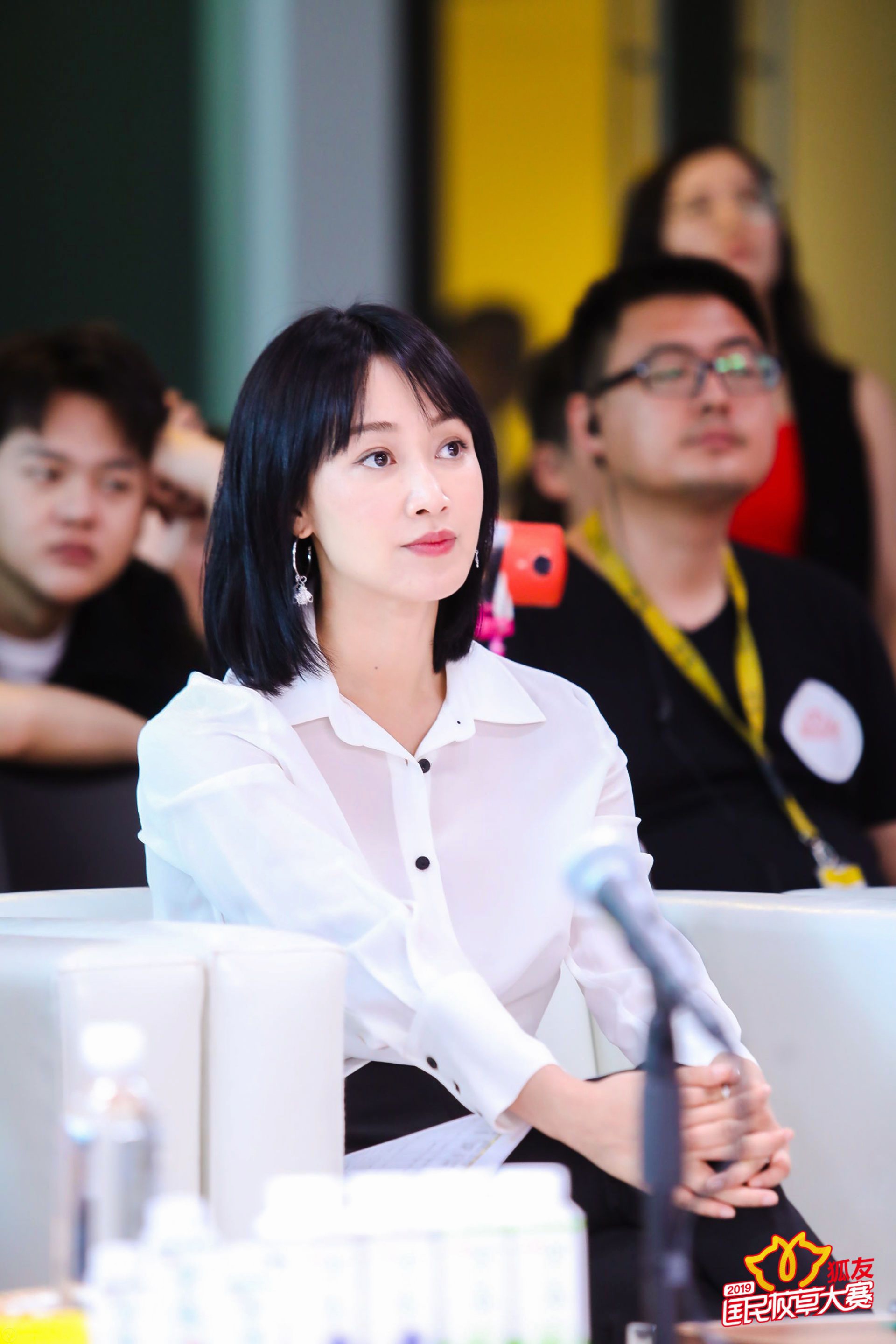 《奈何》女孩美到昏厥!此刻与校草绝美评委锁死