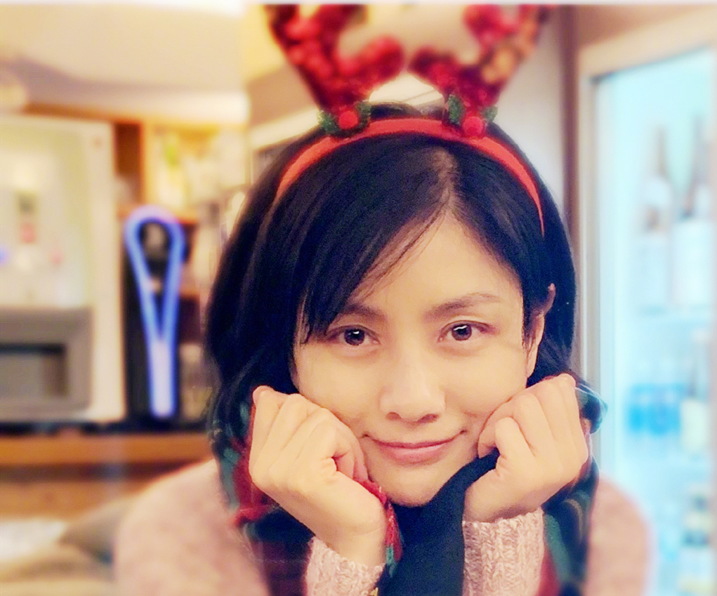 胡可是中国内地女演员,因为主持《欢乐总动员》,《小神龙俱乐部》等