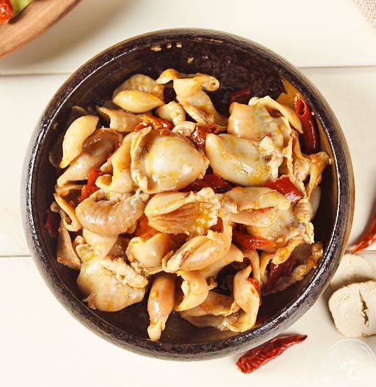 藤椒蛙肚一只牛蛙只有一个肚子,他家一份里有20 只…amazing!