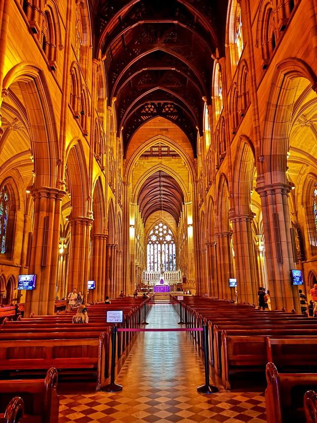 悉尼圣玛丽大教堂被称为澳大利亚天主教堂之母