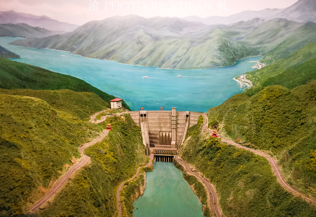 湖南建了一个为亚洲第一世界第二的水库大坝,全市20%都是移民