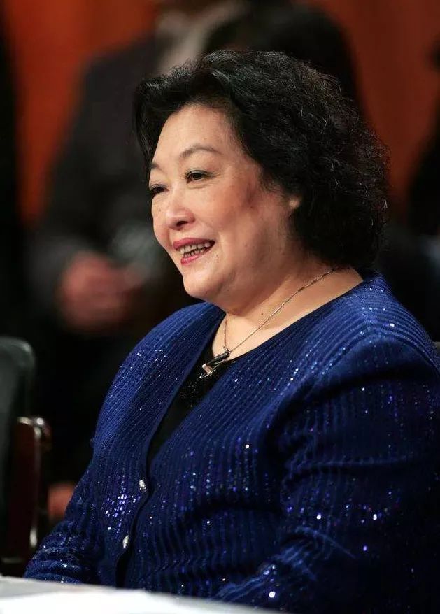 从弃妇港漂到百亿富豪73岁湾仔码头创始人的一生