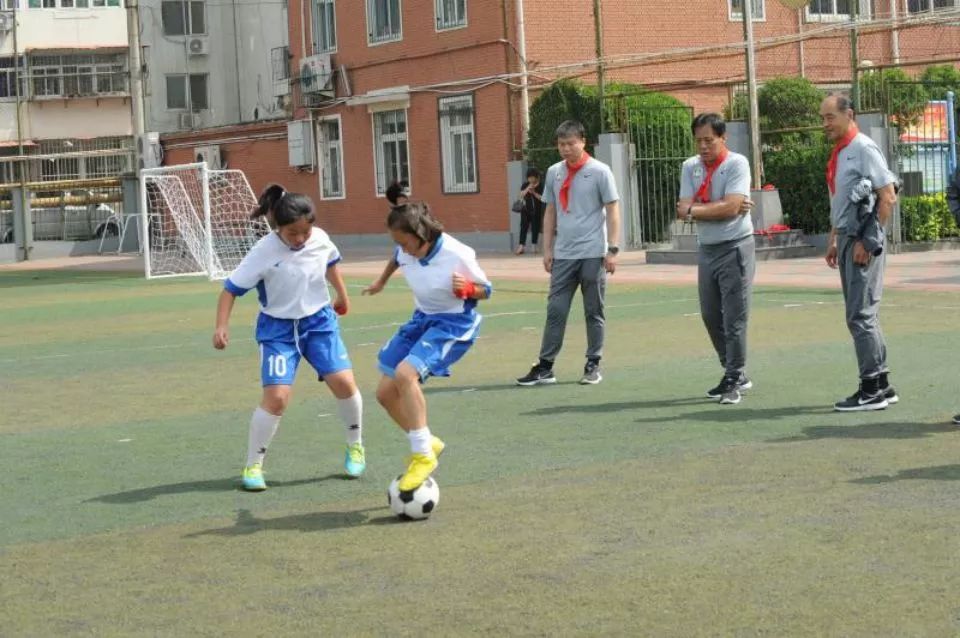 河西区土城小学弘扬足球精神打造足球文化