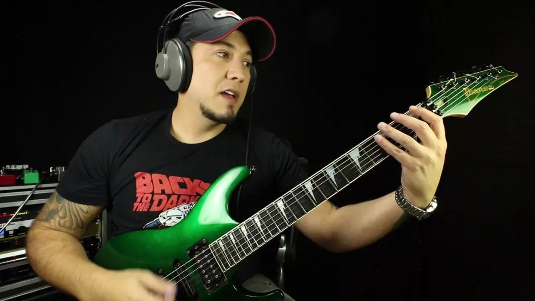 练琴感到没劲儿的时候看看这位治愈系吉他牛人很有疗效