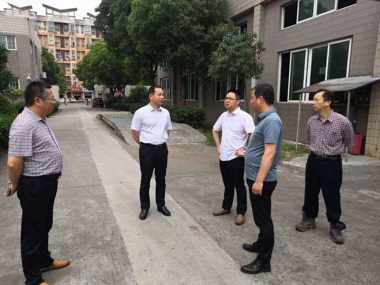 界首镇党委书记张中斌率队赴苏州招商