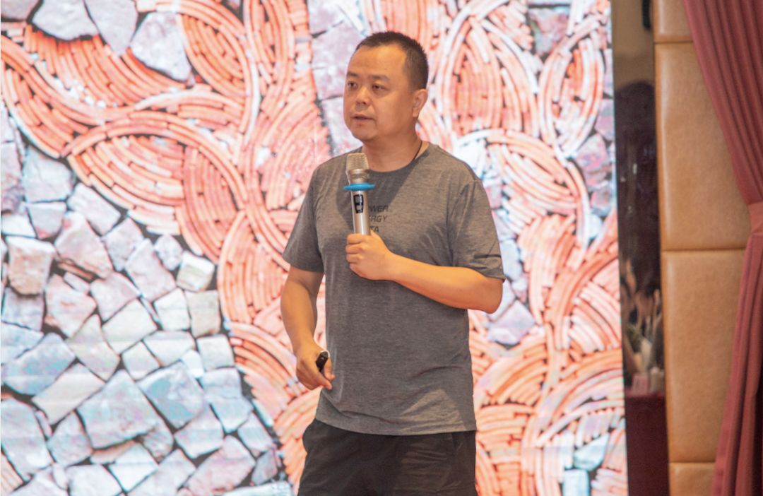 全经联成都幸福产业学院院长史御力更是以幸福公社的乡村发展之路