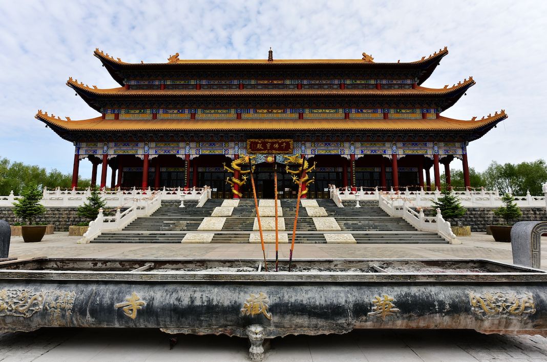 年代精神华藏寺寻佛前那如莲般幽兰的沉静