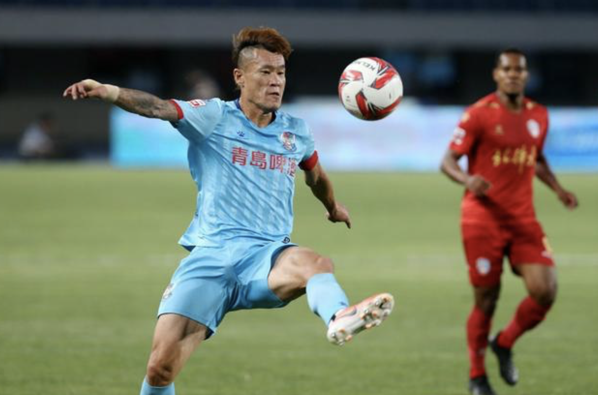 38岁老将本季轰进4记世界波,独造10球扛起中场大旗_王栋