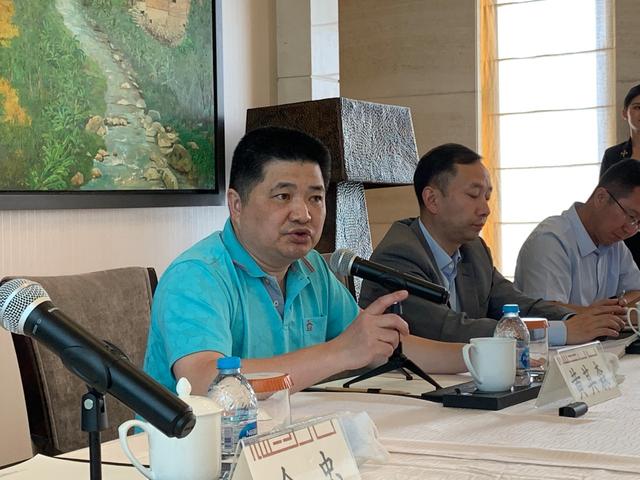 特写黄其森南人北相