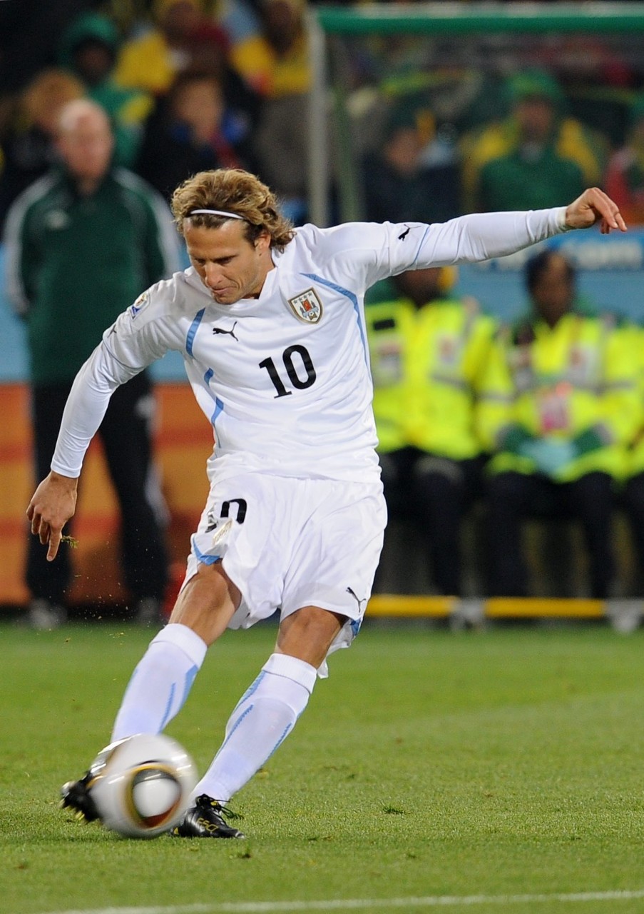 乌拉圭传奇前锋-迭戈弗兰秘鲁的传奇前锋皮萨罗哥伦比亚的"金毛狮王"