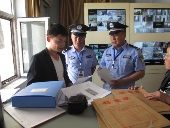 扫黑除恶在进行服务群众更贴心