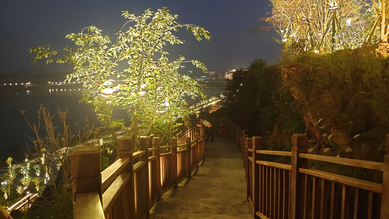 我家有個大公園:南充雙女石公園璀璨夜景流連忘返