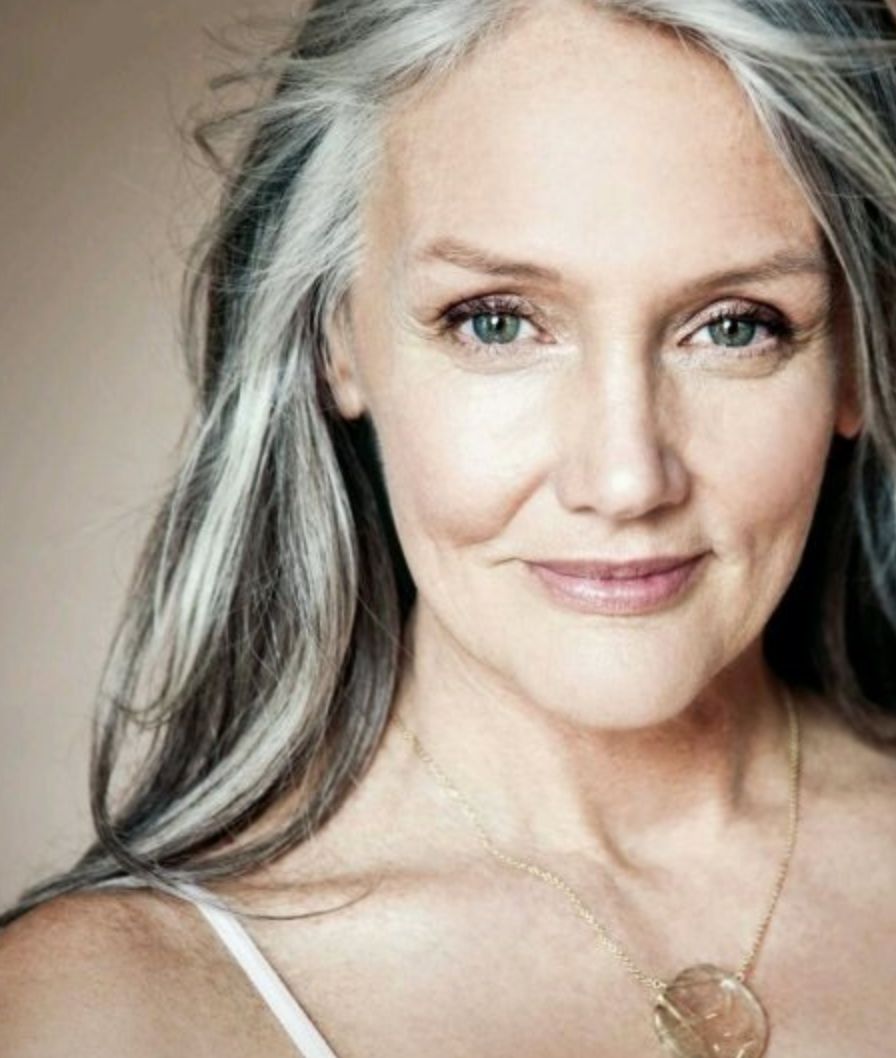 60岁结婚,她身材像18岁少女,美人不迟暮才是最高级的性感!