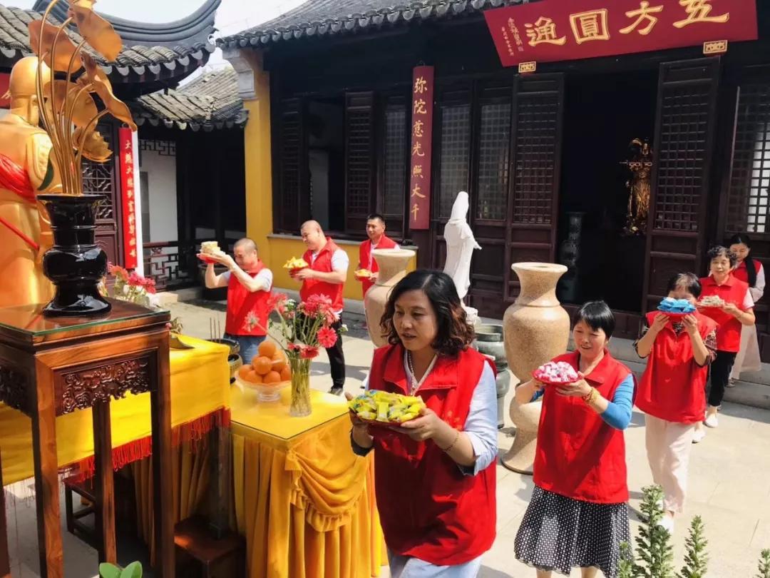 苏州古观音寺举办伽蓝菩萨圣诞法会 住持界因法师法会现场领众共修_寺