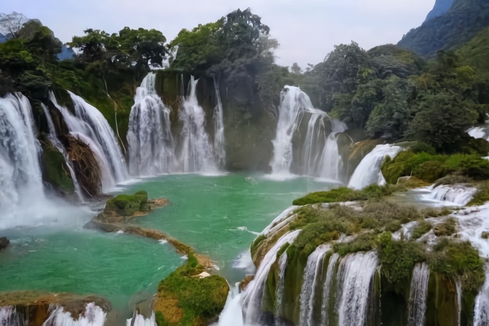 世界第四大跨国瀑布,花千骨中梦幻的长留仙境,横跨中越两境