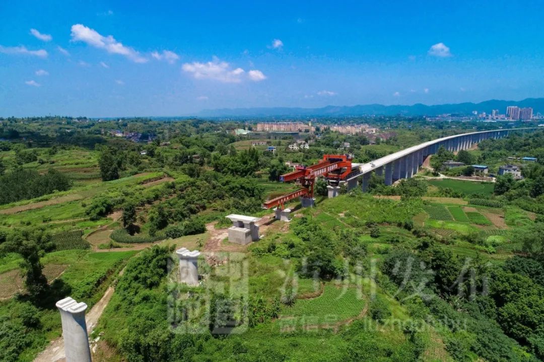 最新航拍丨川南城际铁路泸州段已经修成这样了