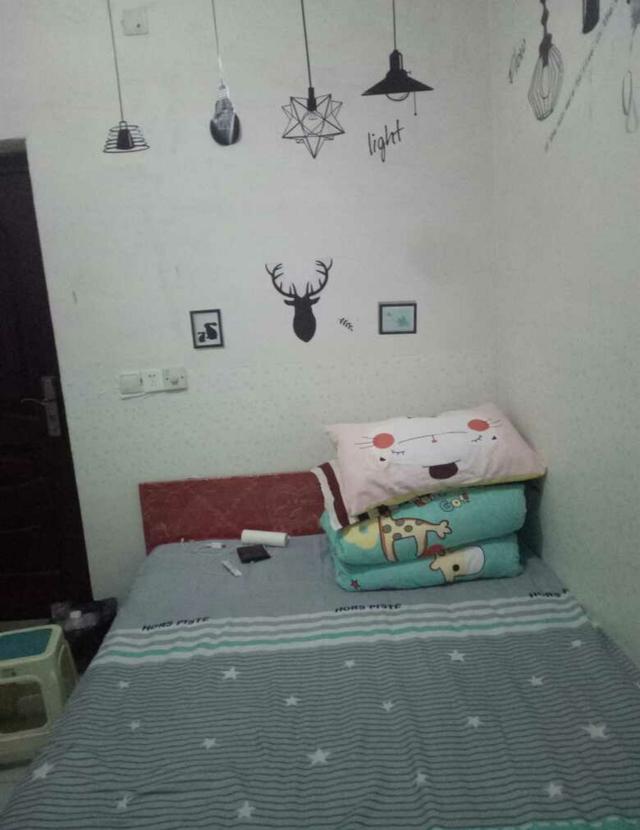 晒晒我在上海1600的出租房,总共12平,厕所在厨房里,做饭好痛苦