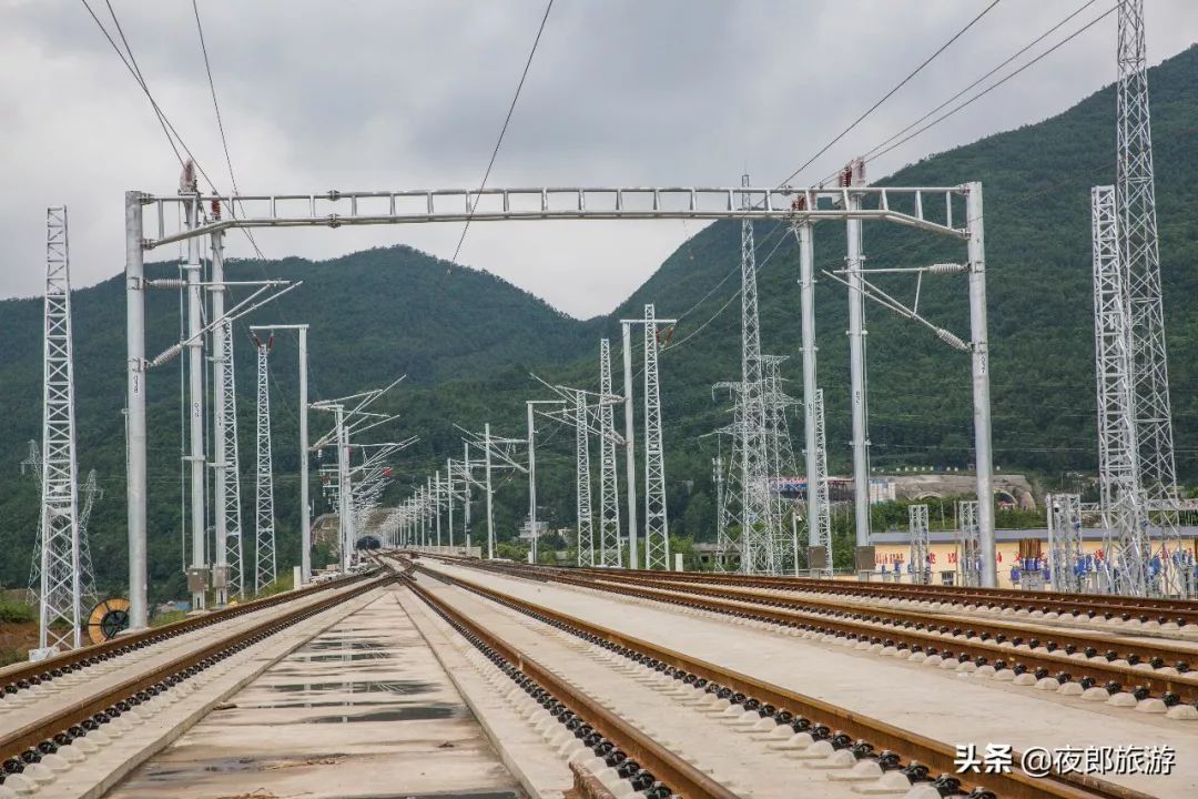 今天成贵铁路成宜段开通毕节高铁也快了