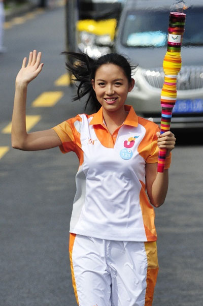 她是我国"第一美人",拒绝豪门嫁给爱情,35岁成就完美人生_张梓琳