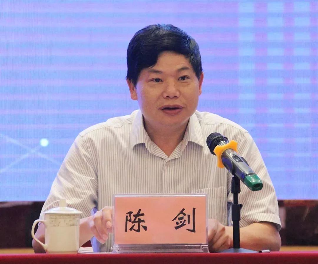 县卫健委党委书记,主任陈剑出席开班仪式并作重要讲话,他强调,全县