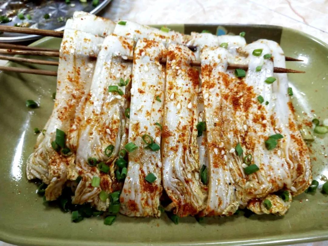 信宜这家烧烤店3次搬迁,黄姨烧烤的味道却还没变.