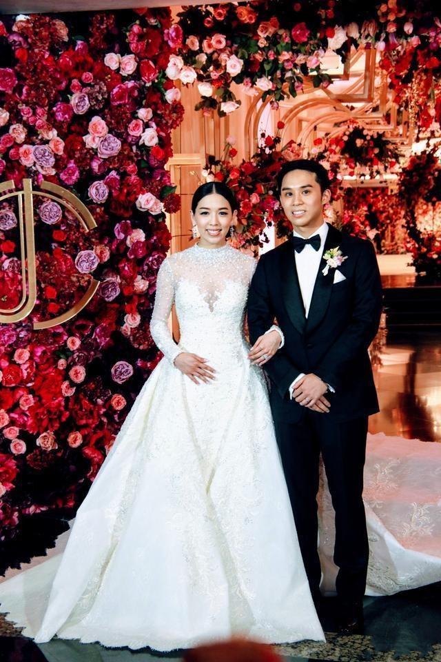 赌王女儿挺着肚子给闺蜜当伴娘细节见证二人友情